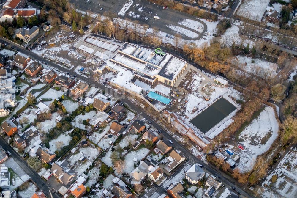 Werne aus der Vogelperspektive: Baustelle zum Neubau der Therme und Schwimmbecken am Freibad der Freizeiteinrichtung Natur-Solebad Werne GmbH in Werne im Bundesland Nordrhein-Westfalen