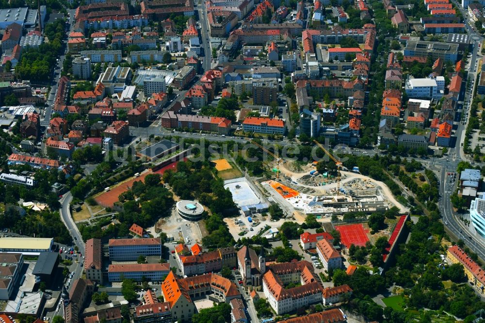 Luftaufnahme Würzburg - Baustelle zum Neubau der Therme und Schwimmbecken am Freibad der Freizeiteinrichtung Nautiland- Bad im Ortsteil Zellerau in Würzburg im Bundesland Bayern, Deutschland