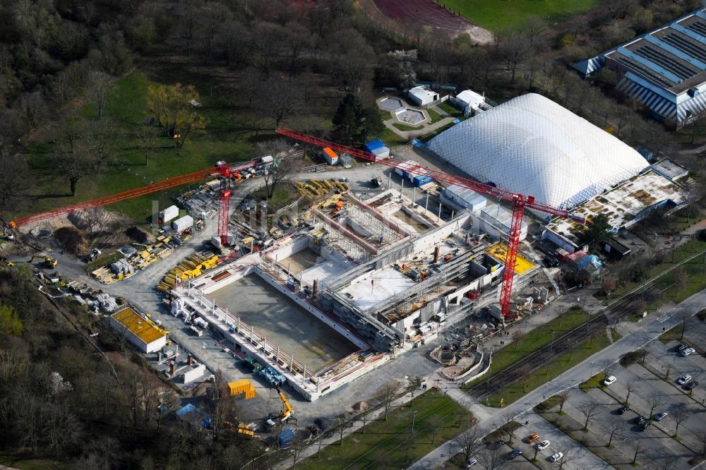 Luftaufnahme Darmstadt - Baustelle zum Neubau der Therme und Schwimmbecken am Freibad der Freizeiteinrichtung Nordbad in Darmstadt im Bundesland Hessen, Deutschland