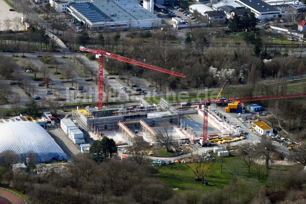 Luftaufnahme Darmstadt - Baustelle zum Neubau der Therme und Schwimmbecken am Freibad der Freizeiteinrichtung Nordbad in Darmstadt im Bundesland Hessen, Deutschland