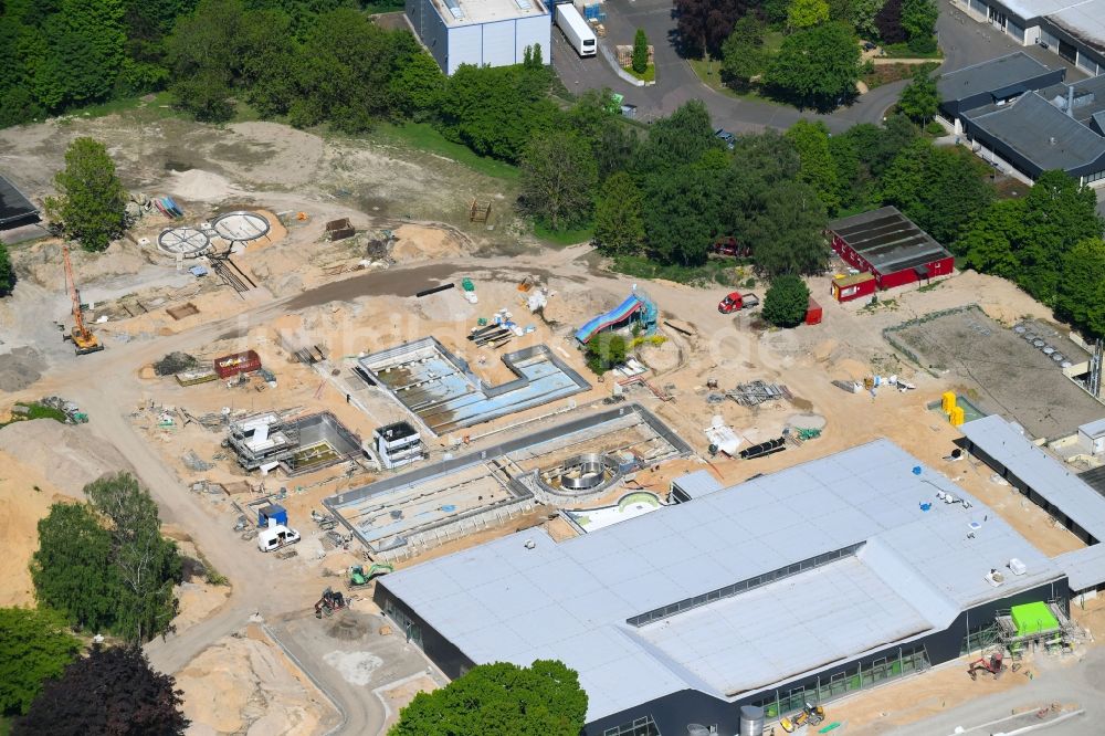 Luftaufnahme Kleve - Baustelle zum Neubau der Therme und Schwimmbecken am Freibad der Freizeiteinrichtung Sternbuschbad Am Freudenberg in Kleve im Bundesland Nordrhein-Westfalen, Deutschland