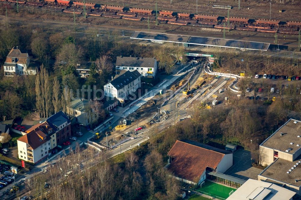 Bochum aus der Vogelperspektive: Baustelle zum Neubau einer TRAM Straßenbahnhaltestelle in Bochum im Bundesland Nordrhein-Westfalen