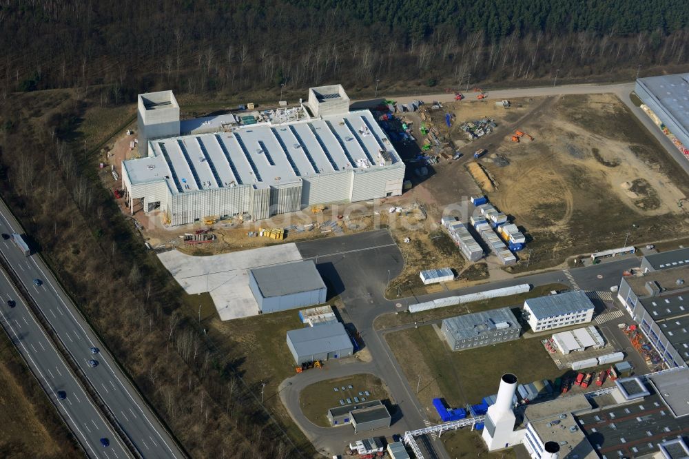 Dahlewitz von oben - Baustelle zum Neubau eines Triebwerks- Prüfstandes im Rolls Royce Werk in Dahlewitz im Bundesland Brandenburg