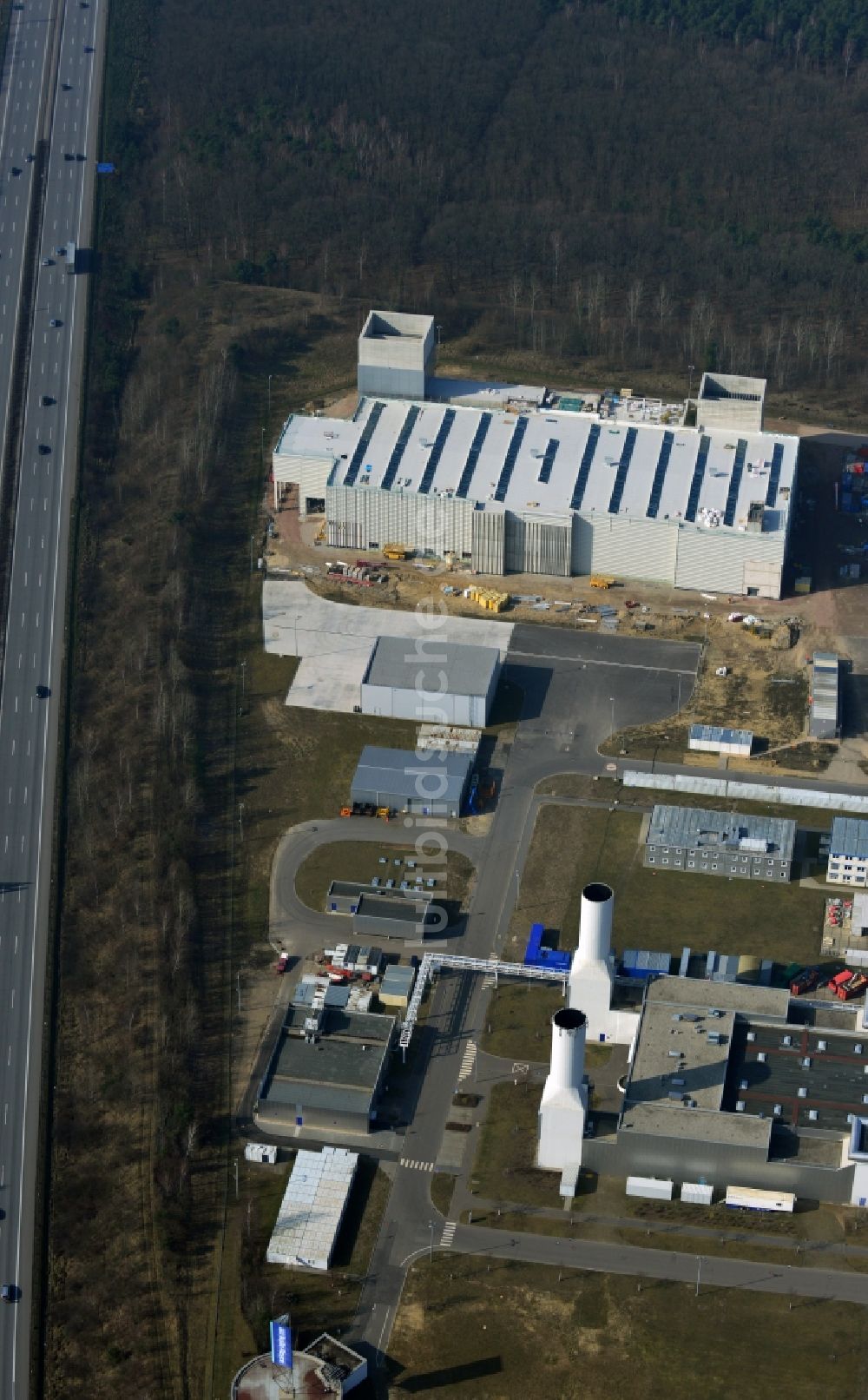 Luftbild Dahlewitz - Baustelle zum Neubau eines Triebwerks- Prüfstandes im Rolls Royce Werk in Dahlewitz im Bundesland Brandenburg