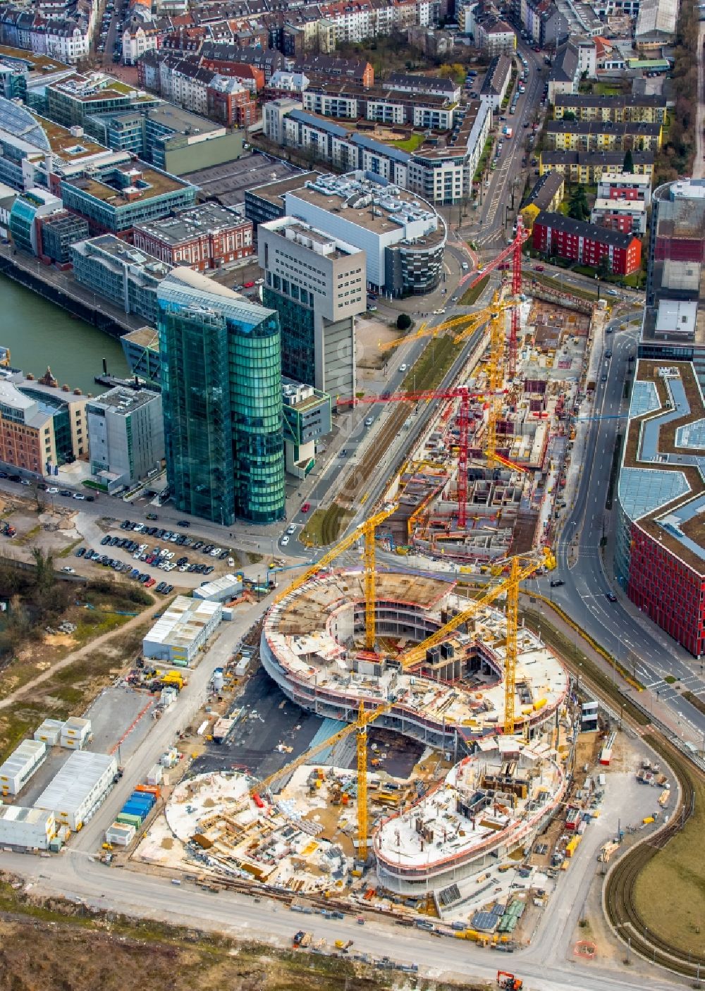 Luftbild Düsseldorf - Baustelle zum Neubau trivago-Zentrale an der Kesselstraße durch die Ed. Züblin AG im Ortsteil Medienhafen in Düsseldorf im Bundesland Nordrhein-Westfalen