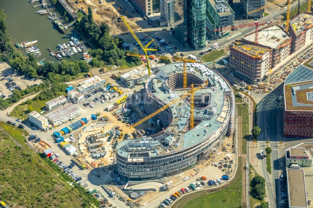 Luftbild Düsseldorf - Baustelle zum Neubau trivago- Zentrale an der Kesselstraße durch die Ed. Züblin AG im Ortsteil Medienhafen in Düsseldorf im Bundesland Nordrhein-Westfalen