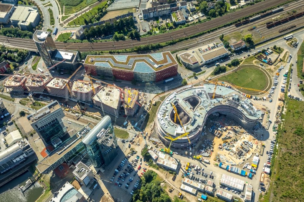 Luftaufnahme Düsseldorf - Baustelle zum Neubau trivago- Zentrale an der Kesselstraße durch die Ed. Züblin AG im Ortsteil Medienhafen in Düsseldorf im Bundesland Nordrhein-Westfalen