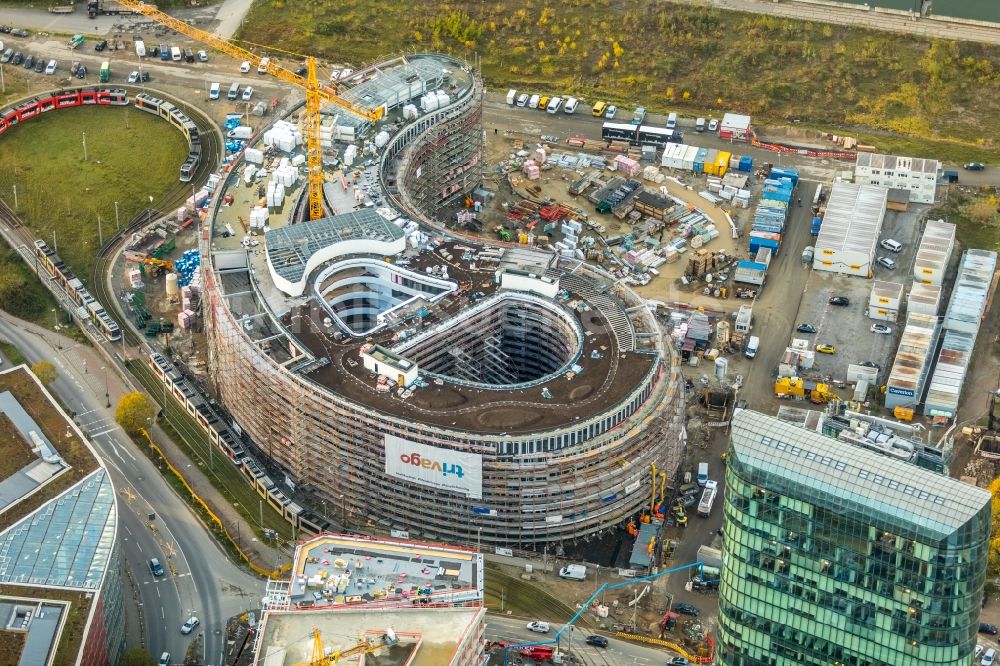 Luftaufnahme Düsseldorf - Baustelle zum Neubau trivago- Zentrale an der Kesselstraße durch die Ed. Züblin AG im Ortsteil Medienhafen in Düsseldorf im Bundesland Nordrhein-Westfalen