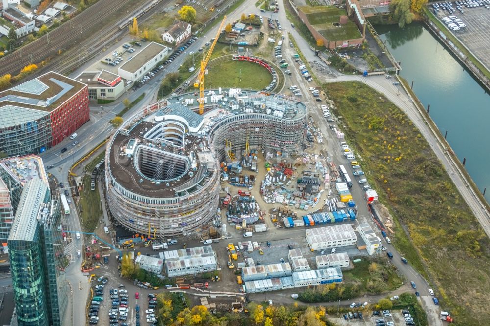 Luftbild Düsseldorf - Baustelle zum Neubau trivago- Zentrale an der Kesselstraße durch die Ed. Züblin AG im Ortsteil Medienhafen in Düsseldorf im Bundesland Nordrhein-Westfalen