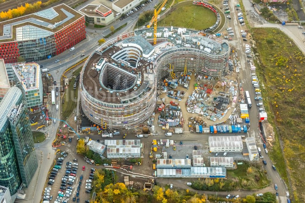 Luftaufnahme Düsseldorf - Baustelle zum Neubau trivago- Zentrale an der Kesselstraße durch die Ed. Züblin AG im Ortsteil Medienhafen in Düsseldorf im Bundesland Nordrhein-Westfalen