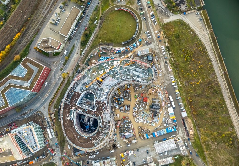 Luftaufnahme Düsseldorf - Baustelle zum Neubau trivago- Zentrale an der Kesselstraße durch die Ed. Züblin AG im Ortsteil Medienhafen in Düsseldorf im Bundesland Nordrhein-Westfalen