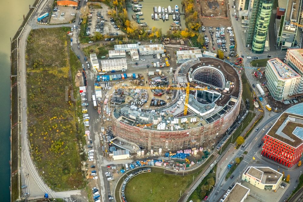 Luftaufnahme Düsseldorf - Baustelle zum Neubau trivago- Zentrale an der Kesselstraße durch die Ed. Züblin AG im Ortsteil Medienhafen in Düsseldorf im Bundesland Nordrhein-Westfalen