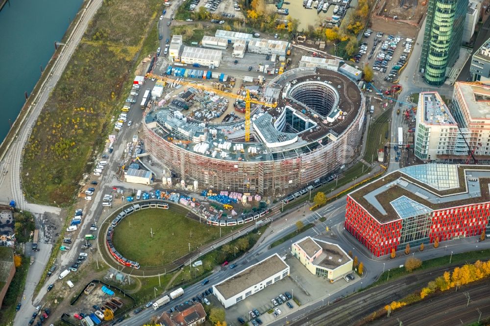 Luftbild Düsseldorf - Baustelle zum Neubau trivago- Zentrale an der Kesselstraße durch die Ed. Züblin AG im Ortsteil Medienhafen in Düsseldorf im Bundesland Nordrhein-Westfalen