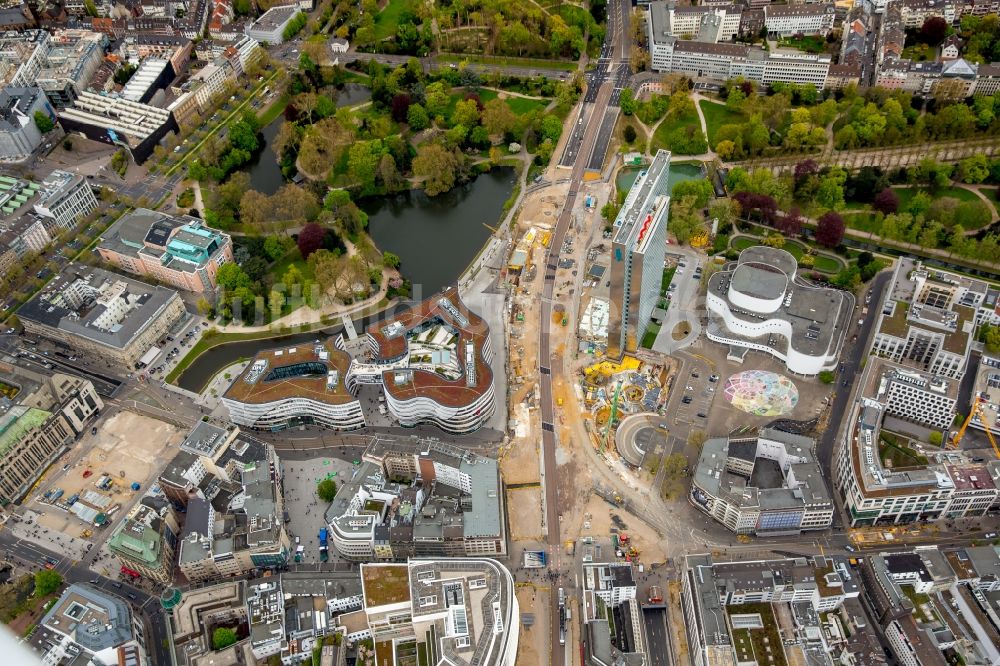 Düsseldorf von oben - Baustelle zum Neubau des Kö- Tunnels im Bereich des Kö-Bogen am Hochhaus Dreischeibenhaus entlang der Berliner Allee in Düsseldorf im Bundesland Nordrhein-Westfalen