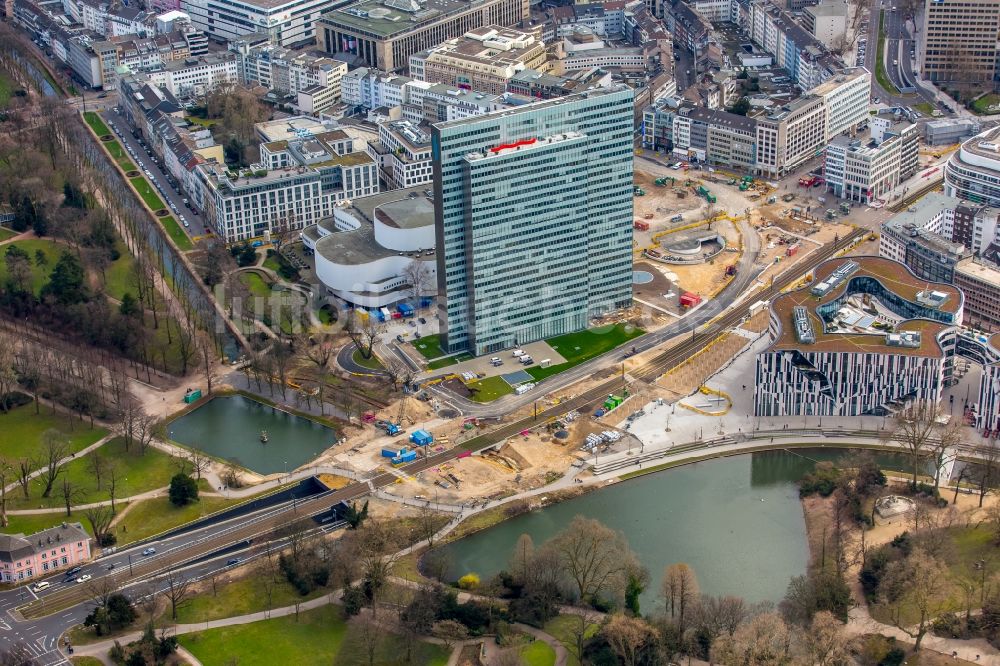 Düsseldorf von oben - Baustelle zum Neubau des Kö- Tunnels im Bereich des Kö-Bogen am Hochhaus Dreischeibenhaus entlang der Berliner Allee in Düsseldorf im Bundesland Nordrhein-Westfalen