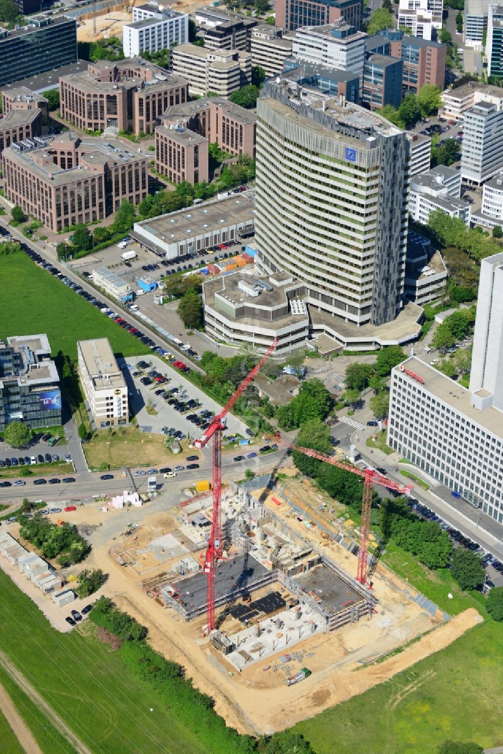 Luftbild Frankfurt Main - Baustelle zum Neubau eines Vertriebs- und Servicecenter der Deutsche Telekom in Eschborn in Franfurt im Bundesland Hessen