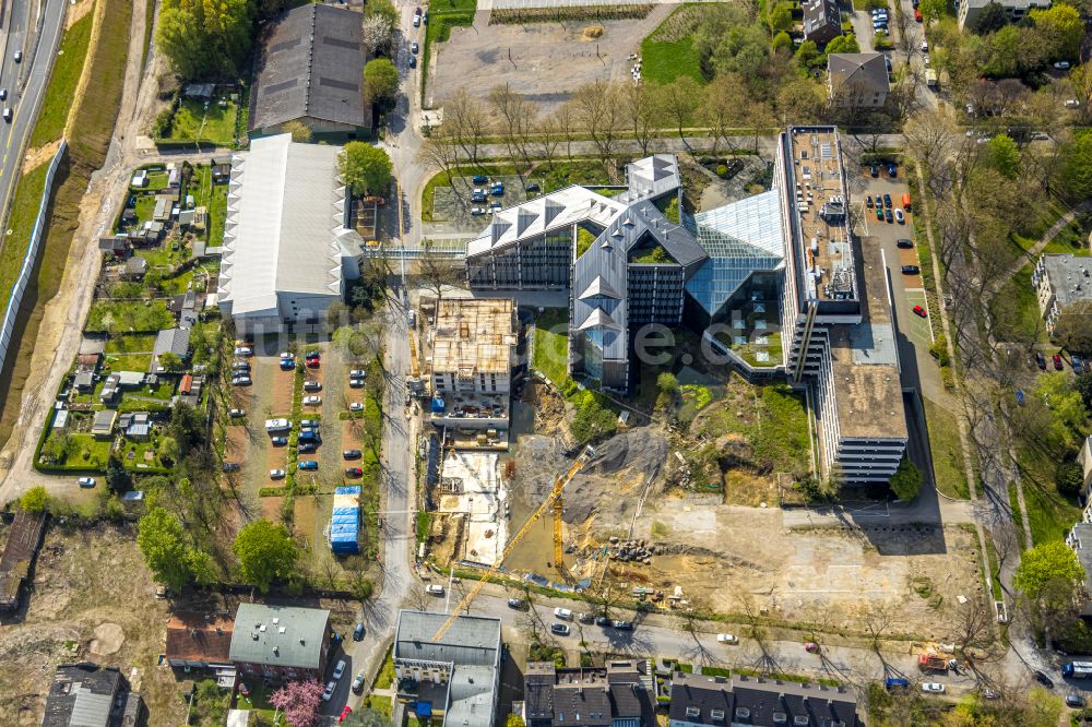 Bochum aus der Vogelperspektive: Baustelle zum Neubau von vier Mehrfamilienhäusern an der Paulstraße in Bochum im Bundesland Nordrhein-Westfalen, Deutschland