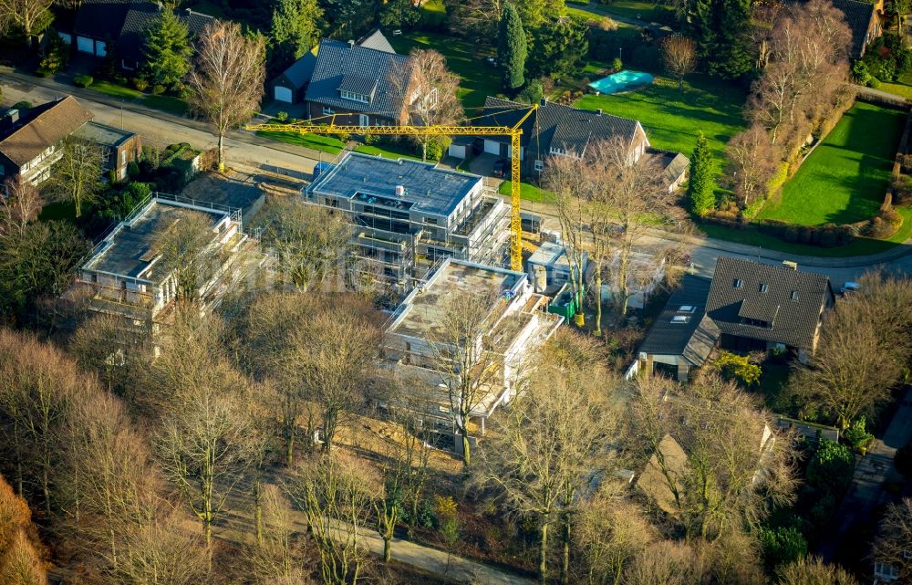 Gelsenkirchen von oben - Baustelle zum Neubau einer Villen- Wohnhaus- Anlage am Schlosspark im herbstlichen Stadtteil Buer von Gelsenkirchen im Bundesland Nordrhein-Westfalen