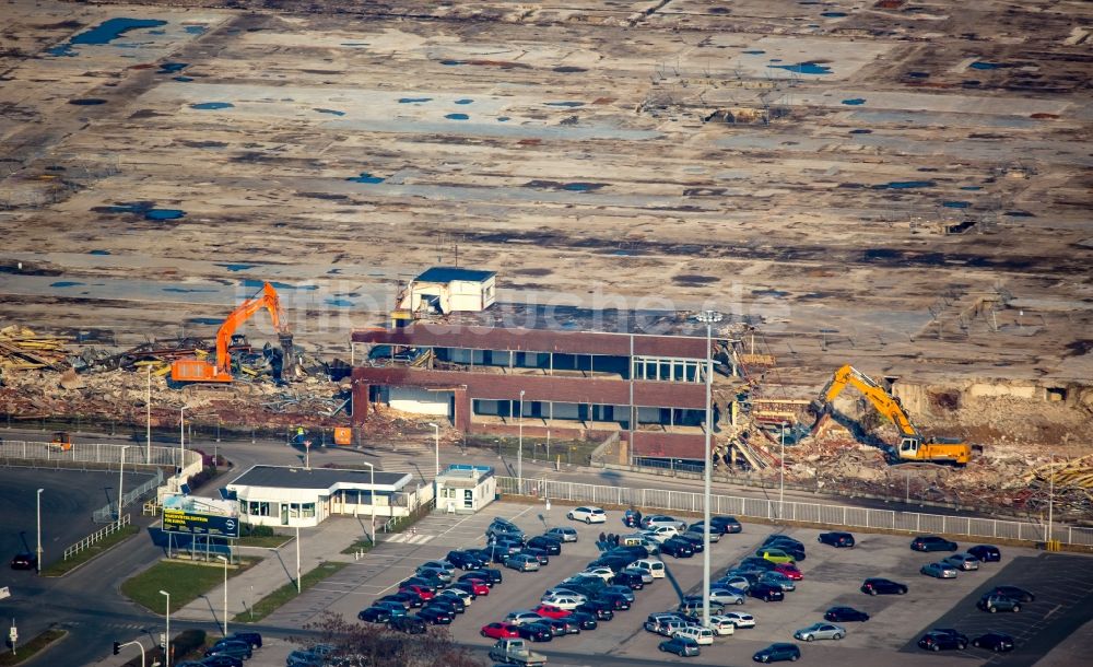 Bochum aus der Vogelperspektive: Baustelle zum Neubau des Warenverteilzentrums Warehouse auf dem Gelände des ehemaligen Opel Werkes II im Osten von Bochum im Bundesland Nordrhein-Westfalen