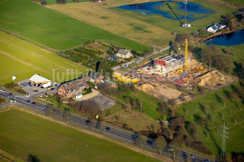 Luftbild Emmerich am Rhein - Baustelle zum Neubau eines Wasserwerkes in einer landwirtschaftlichen Gegend am Kapellenberg Weg in Emmerich am Rhein im Bundesland Nordrhein-Westfalen