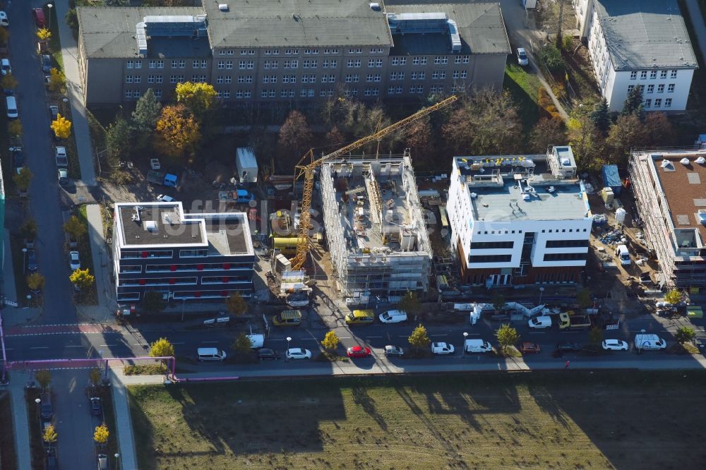 Luftbild Berlin - Baustelle zum Neubau der WINDnovation Engineering Solutions GmbH an der Wagner-Régeny-Straße im Ortsteil Adlershof in Berlin, Deutschland