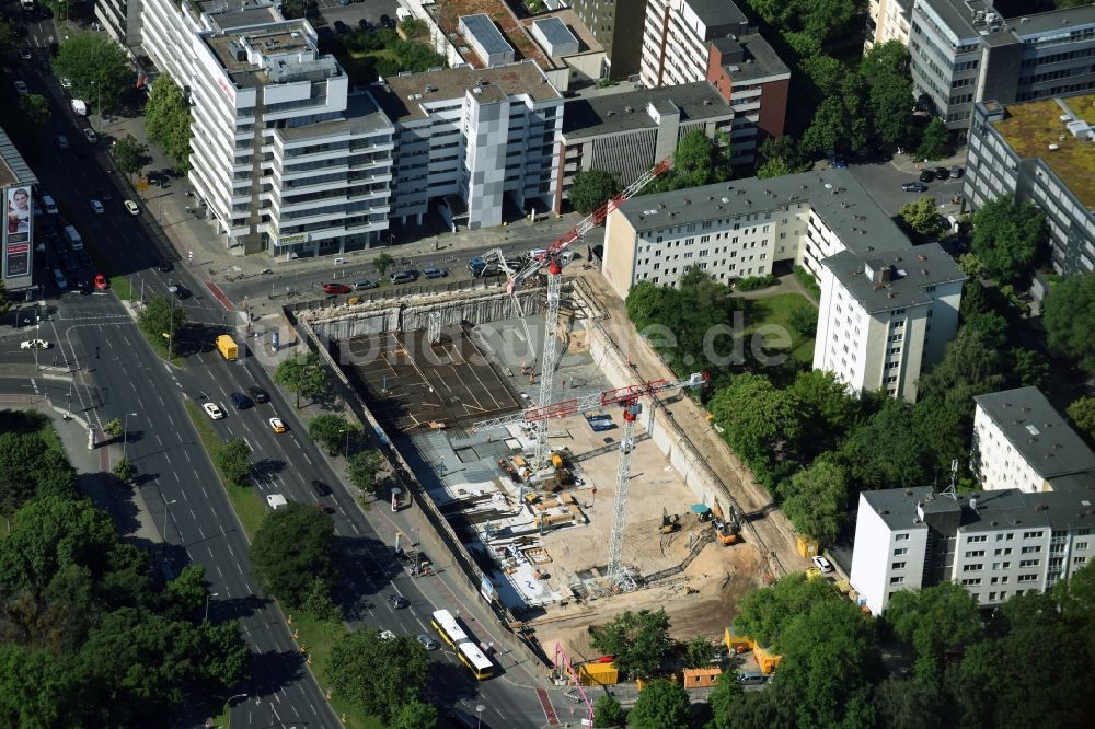 Berlin von oben - Baustelle zum Neubau einer Wohn- und Bürofläche in Berlin