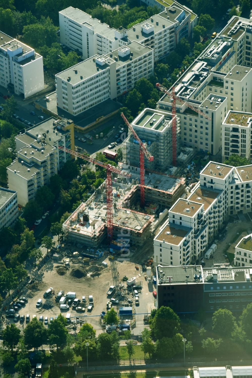 Luftbild Berlin - Baustelle zum Neubau von Wohn- und Bürogebäuden in Berlin, Deutschland