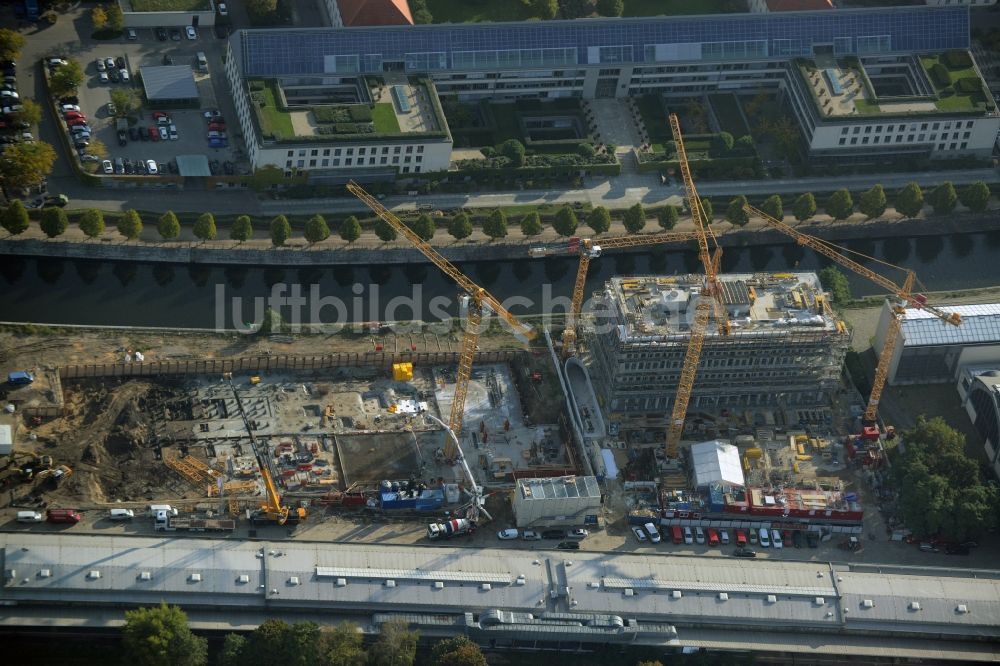 Luftaufnahme Berlin - Baustelle zum Neubau von Wohn- Galerie- und Bürogebäuden am Berlin-Spandauer Schifffahrtskanal (BSK) in der Europacity an der Heidestraße in Berlin