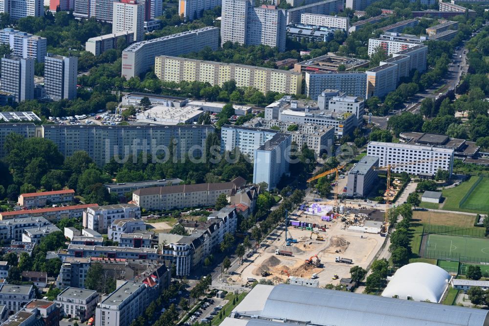 Luftbild Berlin - Baustelle zum Neubau eines Wohn- und Geschaftshauses in Berlin, Deutschland
