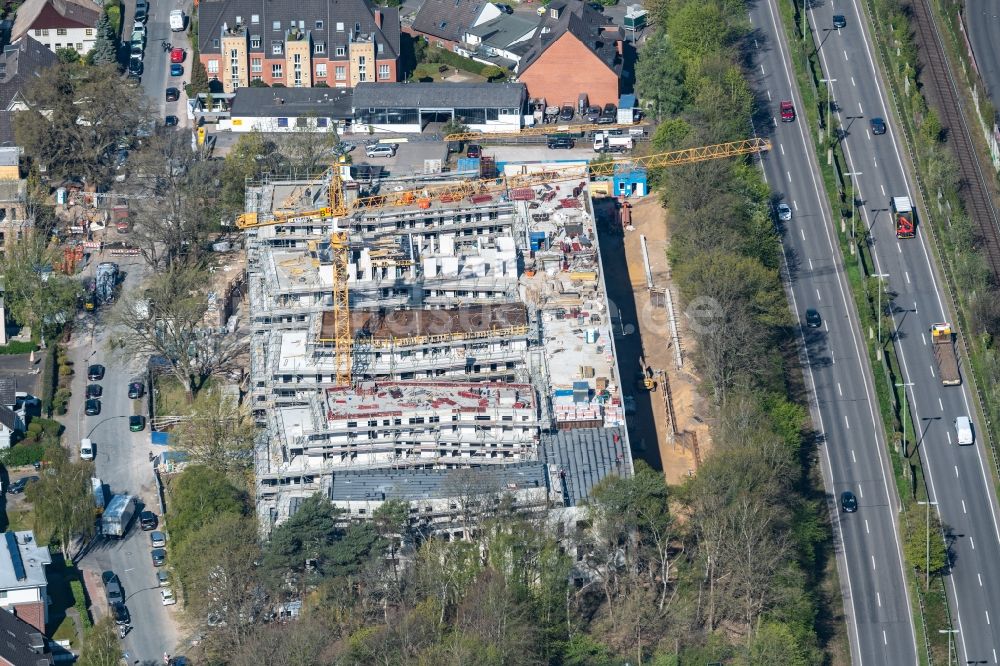 Hamburg aus der Vogelperspektive: Baustelle zum Neubau eines Wohn- und Geschäftshaus- Ensembles an der Alten Sülldorfer Landstraße in Hamburg, Deutschland