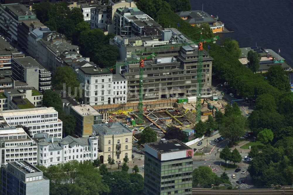 Luftaufnahme Hamburg Rotherbaum - Baustelle zum Neubau des Wohn- und Geschäftshauses Alsterufer 1-3 in Hamburg - Rotherbaum