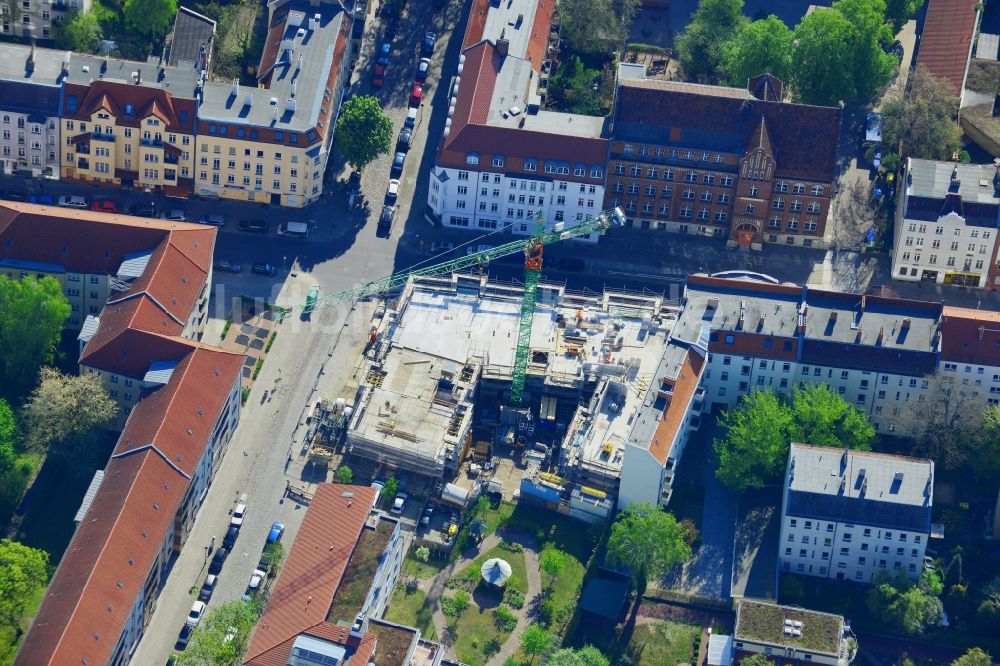 Luftaufnahme Berlin - Baustelle zum Neubau eines Wohn- und Geschäftshauses in Berlin Köpenick