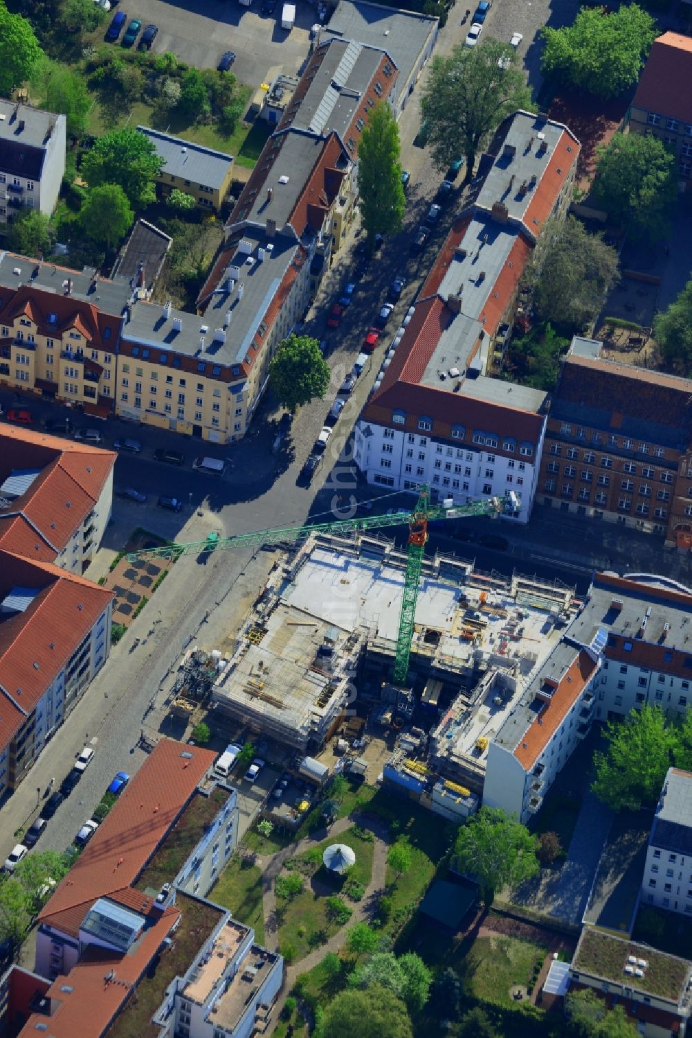 Berlin von oben - Baustelle zum Neubau eines Wohn- und Geschäftshauses in Berlin Köpenick