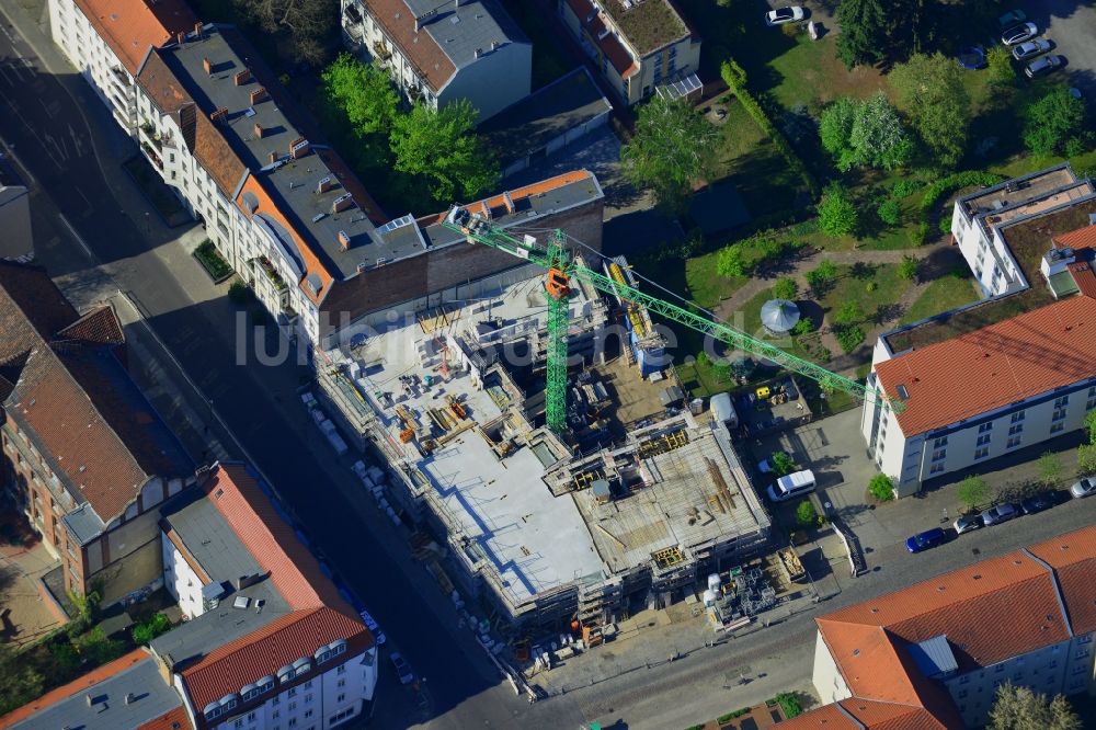 Berlin von oben - Baustelle zum Neubau eines Wohn- und Geschäftshauses in Berlin Köpenick