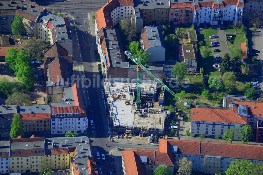 Berlin aus der Vogelperspektive: Baustelle zum Neubau eines Wohn- und Geschäftshauses in Berlin Köpenick