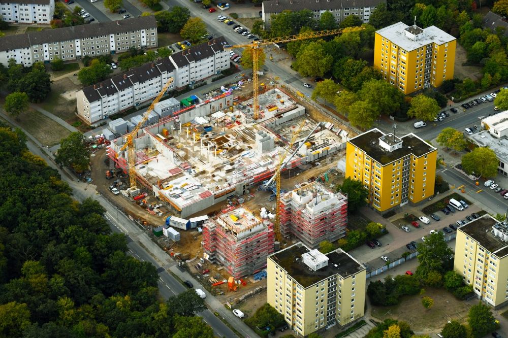 Luftaufnahme Wolfsburg - Baustelle zum Neubau eines Wohn- und Geschäftshauses an der Breslauer Straße - Schlesierweg in Wolfsburg im Bundesland Niedersachsen, Deutschland