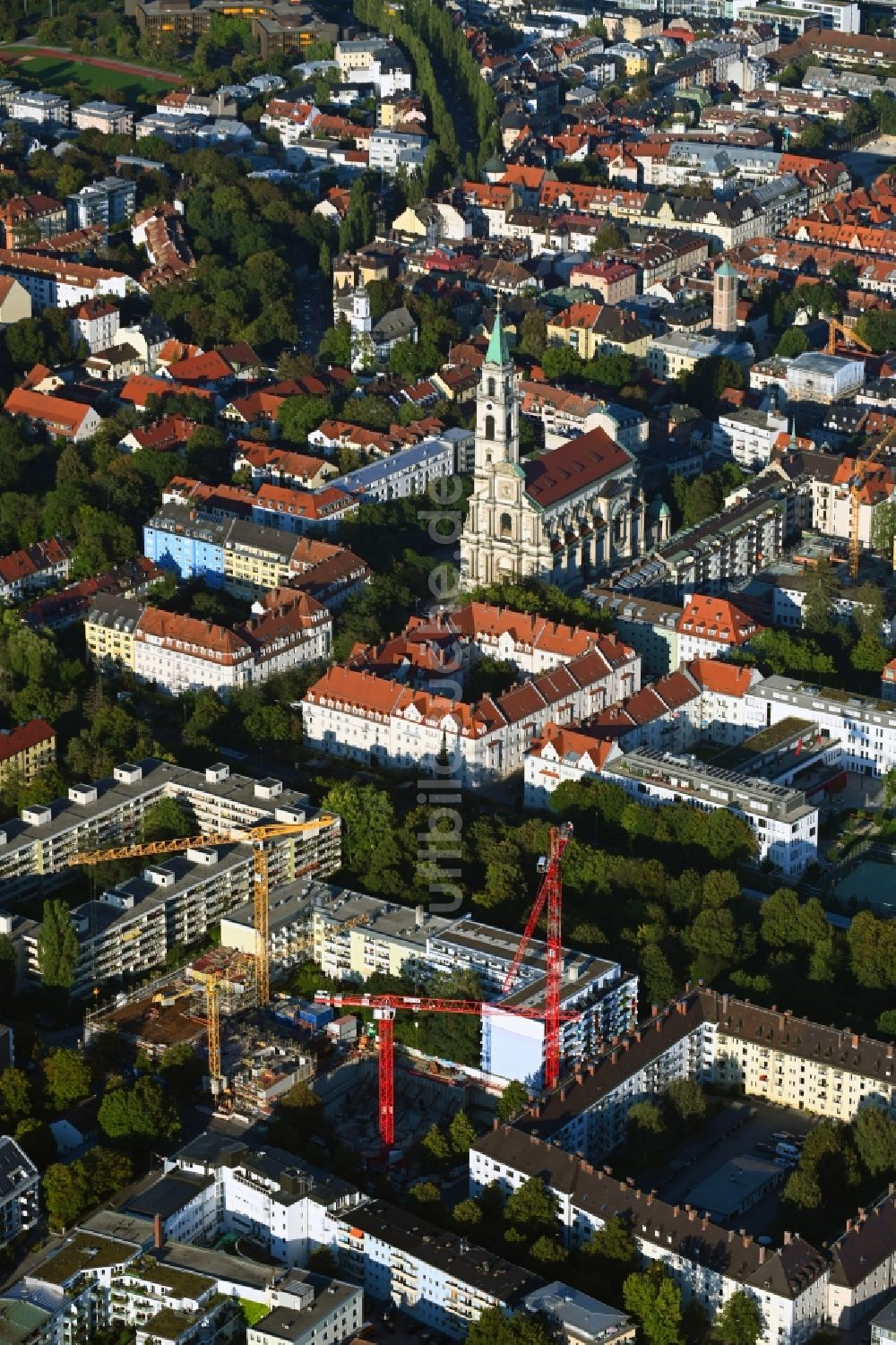 München von oben - Baustelle zum Neubau eines Wohn- und Geschäftshauses eins8eins im Ortsteil Sendling-Westpark in München im Bundesland Bayern, Deutschland