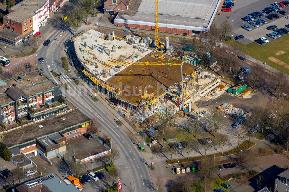 Bottrop von oben - Baustelle zum Neubau eines Wohn- und Geschäftshauses Hauptstraße Ecke Schulze-Delitzsch-Straße in Bottrop im Bundesland Nordrhein-Westfalen