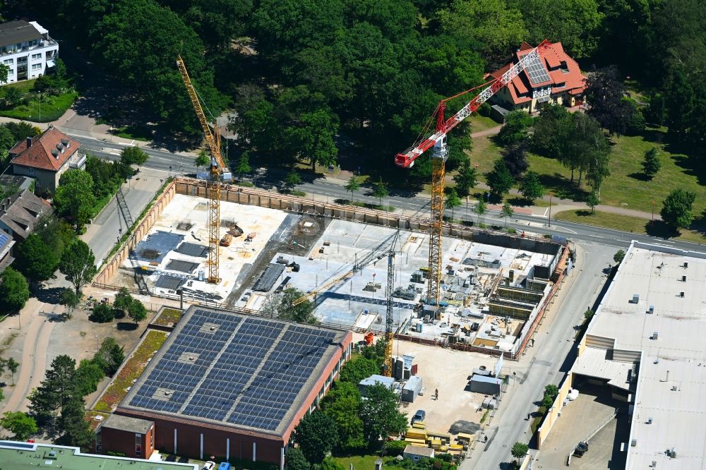 Lehrte von oben - Baustelle zum Neubau eines Wohn- und Geschäftshauses Manskestraße in Lehrte im Bundesland Niedersachsen, Deutschland