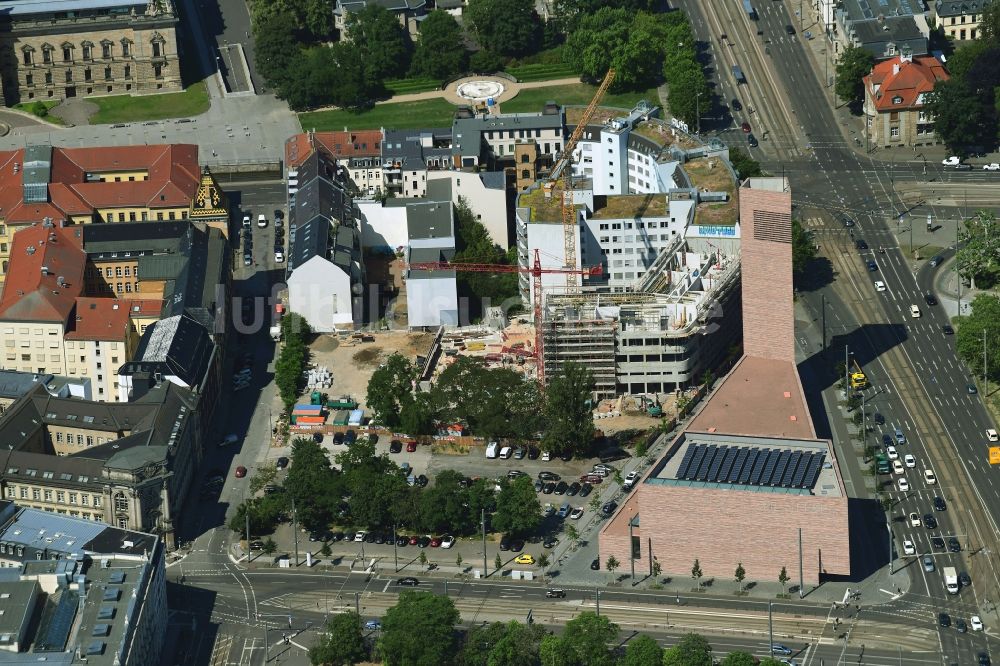 Leipzig aus der Vogelperspektive: Baustelle zum Neubau eines Wohn- und Geschäftshauses an der Nonnenmühlgasse in Leipzig im Bundesland Sachsen, Deutschland