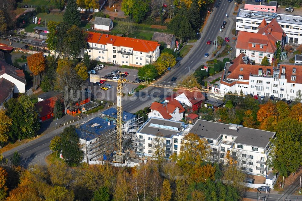 Wandlitz von oben - Baustelle zum Neubau eines Wohn- und Geschäftshauses an der Prenzlauer Chaussee - Lanker Weg in Wandlitz im Bundesland Brandenburg, Deutschland