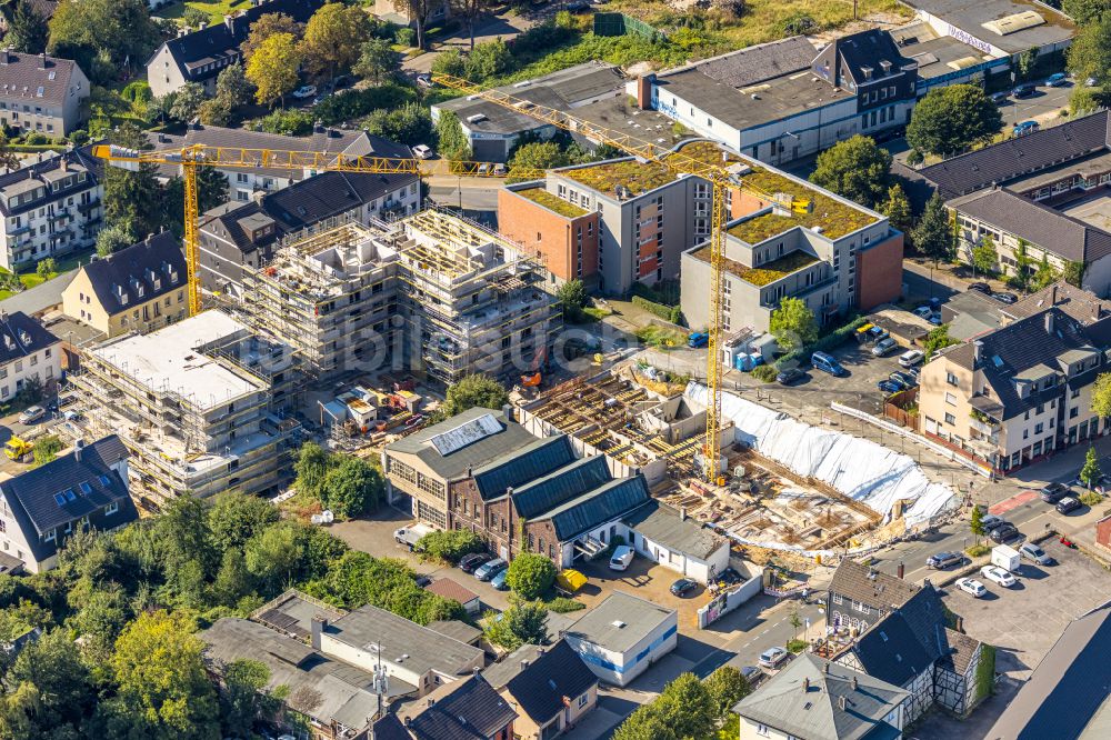 Heiligenhaus aus der Vogelperspektive: Baustelle zum Neubau eines Wohn- und Geschäftshauses Südringterassen in Heiligenhaus im Bundesland Nordrhein-Westfalen, Deutschland