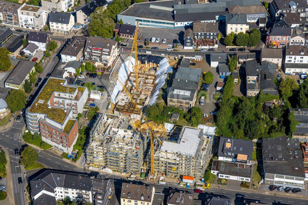 Heiligenhaus von oben - Baustelle zum Neubau eines Wohn- und Geschäftshauses Südringterassen in Heiligenhaus im Bundesland Nordrhein-Westfalen, Deutschland