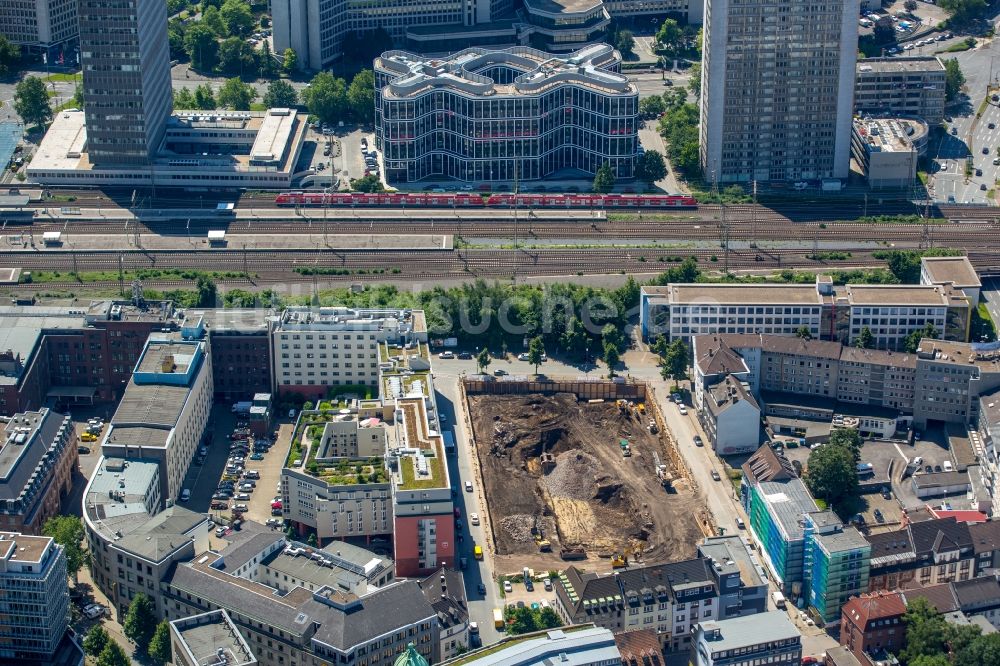 Luftaufnahme Essen - Baustelle zum Neubau eines Wohn- und Geschäftshauses an der Selmastraße in Essen im Bundesland Nordrhein-Westfalen