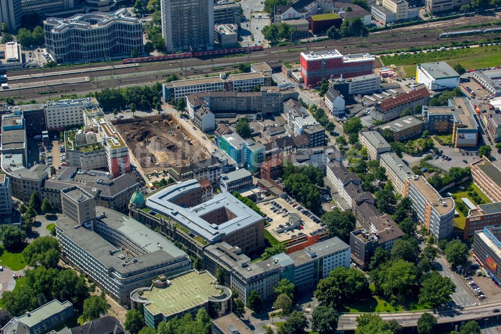 Essen aus der Vogelperspektive: Baustelle zum Neubau eines Wohn- und Geschäftshauses an der Selmastraße in Essen im Bundesland Nordrhein-Westfalen