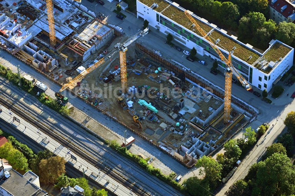 München von oben - Baustelle zum Neubau eines Wohn- und Geschäftshausviertels Brennerpark im Ortsteil Sendling-Westpark in München im Bundesland Bayern, Deutschland