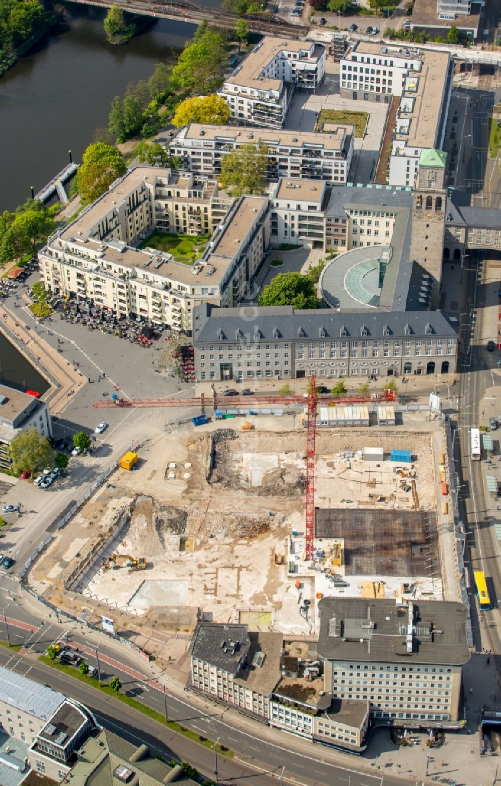 Luftaufnahme Mülheim an der Ruhr - Baustelle zum Neubau eines Wohn- und Geschäftshausviertels in Mülheim an der Ruhr im Bundesland Nordrhein-Westfalen