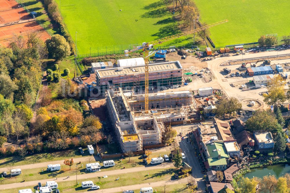 Luftaufnahme Rust - Baustelle zum Neubau Wohn- und Verwaltungsgebäude in Rust im Bundesland Baden-Württemberg, Deutschland