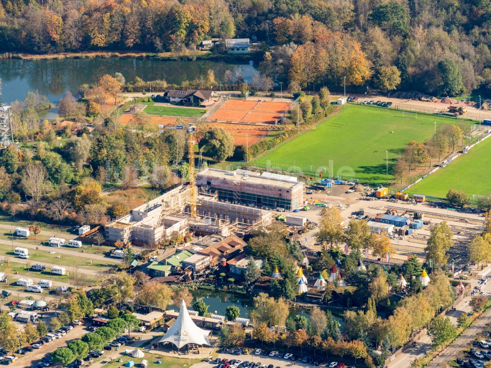 Rust von oben - Baustelle zum Neubau Wohn- und Verwaltungsgebäude in Rust im Bundesland Baden-Württemberg, Deutschland