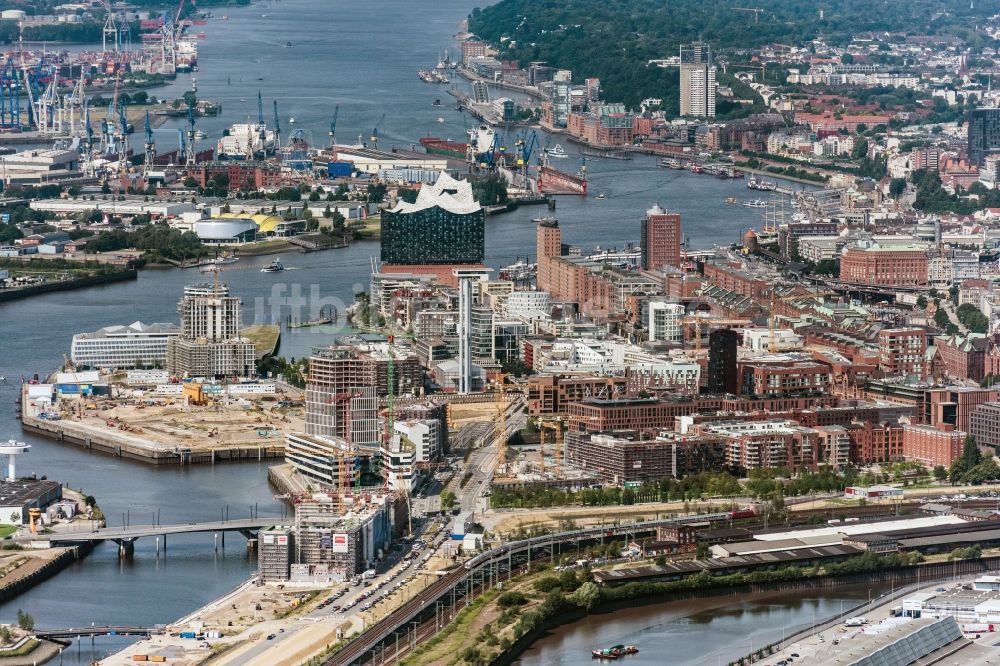 Hamburg aus der Vogelperspektive: Baustelle zum Neubau einer Wohnanlage an der Überseeallee an der Elbe in Hamburg